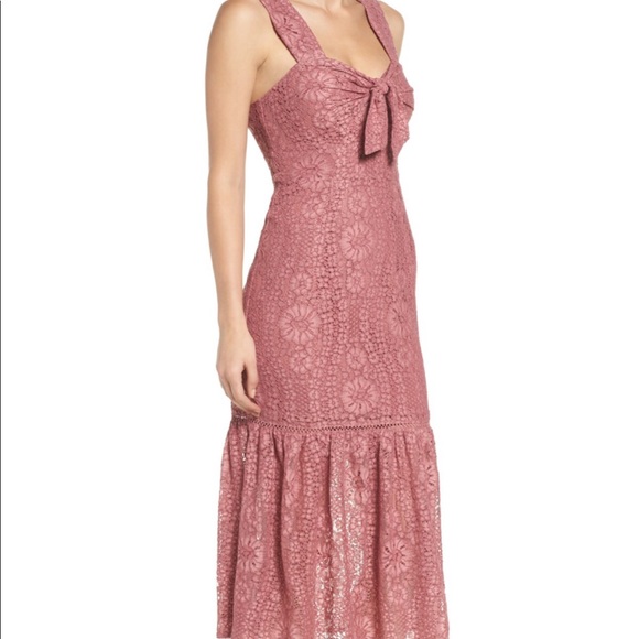 Pink Emilia lace Perplum dress - Picture 2 of 8